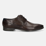 Men's Bugatti derby brown leather shoes with a pointed toe and plain toe featuring a moulded heel , a pvc outsole , and laces fastening.