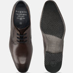 Men's Bugatti derby brown leather shoes with a pointed toe and plain toe featuring a moulded heel , a pvc outsole , and laces fastening.