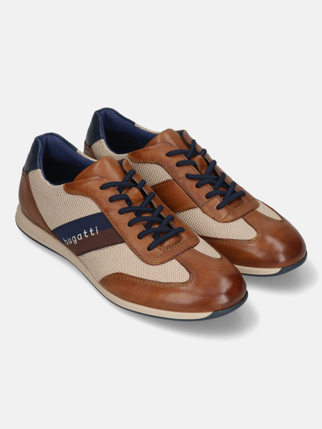 Men's Bugatti leather cognac leather shoes with a round toe , a tpr outsole , and laces fastening.