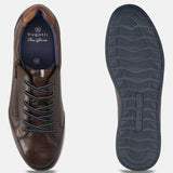 Men's Bugatti leather brown leather shoes with a round toe , a tpr outsole , and laces fastening.