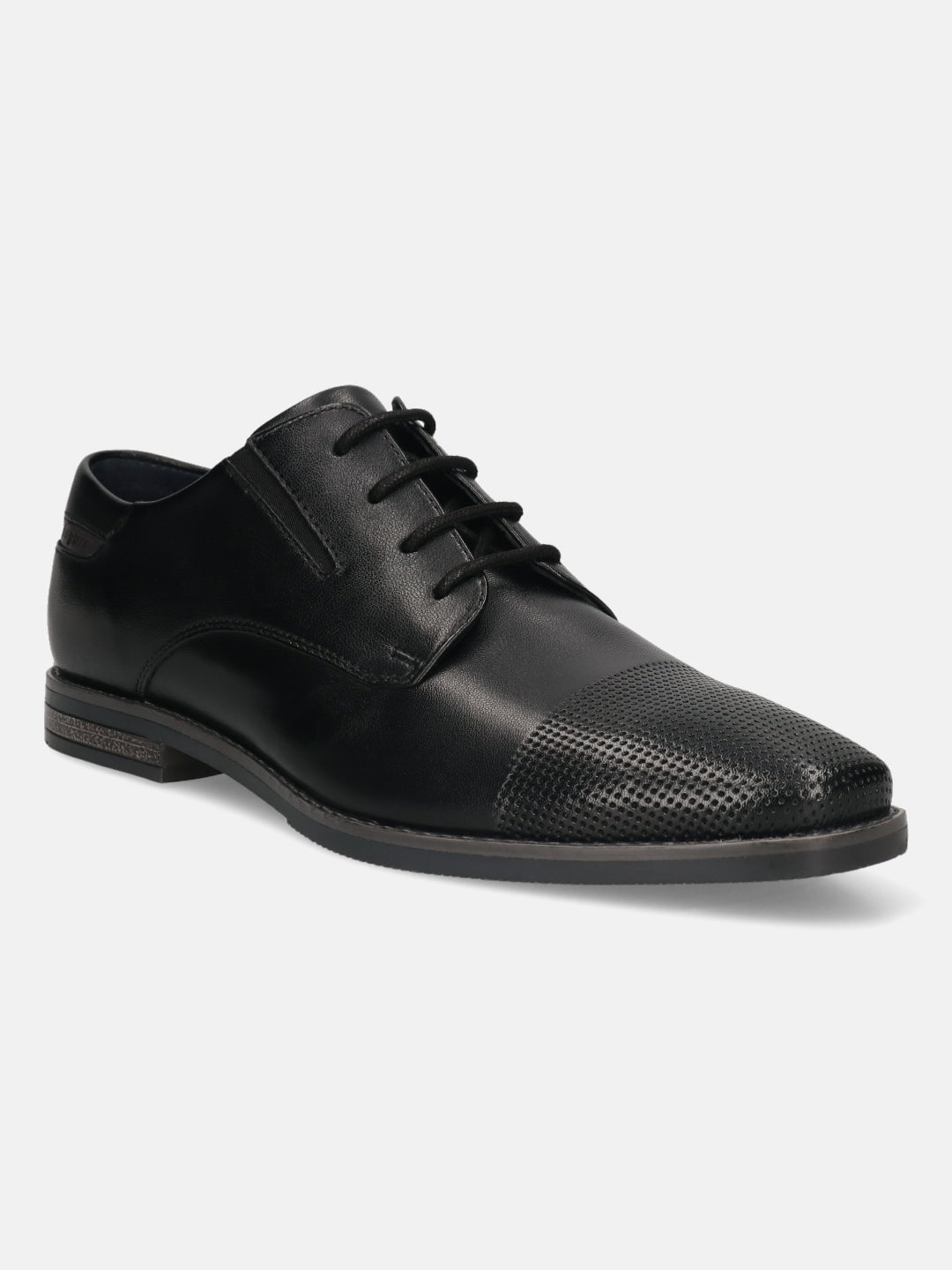 Men's Bugatti derby black leather shoes with a pointed toe and plain toe featuring a moulded heel , a tpr outsole , and laces fastening.