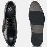 Men's Bugatti derby black leather shoes with a pointed toe and plain toe featuring a moulded heel , a tpr outsole , and laces fastening.