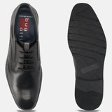 Men's Bugatti derby black leather shoes with a round toe and plain toe featuring a stacked heel , a tpr outsole , and laces fastening.