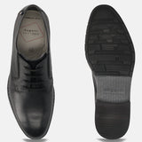 Men's Bugatti derby black leather shoes with a round toe and plain toe featuring a moulded heel , a tpr outsole , and laces fastening.