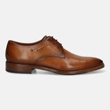 Men's Bugatti derby cognac leather shoes with a pointed toe and plain toe featuring a stacked heel , a leather outsole , and laces fastening.