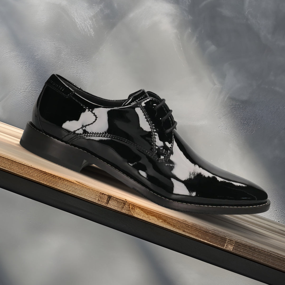 A black Men's bugatti Derby featuring a pointed toe plain toe, stacked heel. Made from premium genuine leather with a durable leather outsole, this laces design offers both style and comfort.
