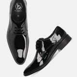 A black Men's bugatti Derby featuring a pointed toe plain toe, stacked heel. Made from premium genuine leather with a durable leather outsole, this laces design offers both style and comfort.