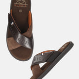 Men's Bugatti cross strap brown leather shoes with a round toe , a tpr outsole.