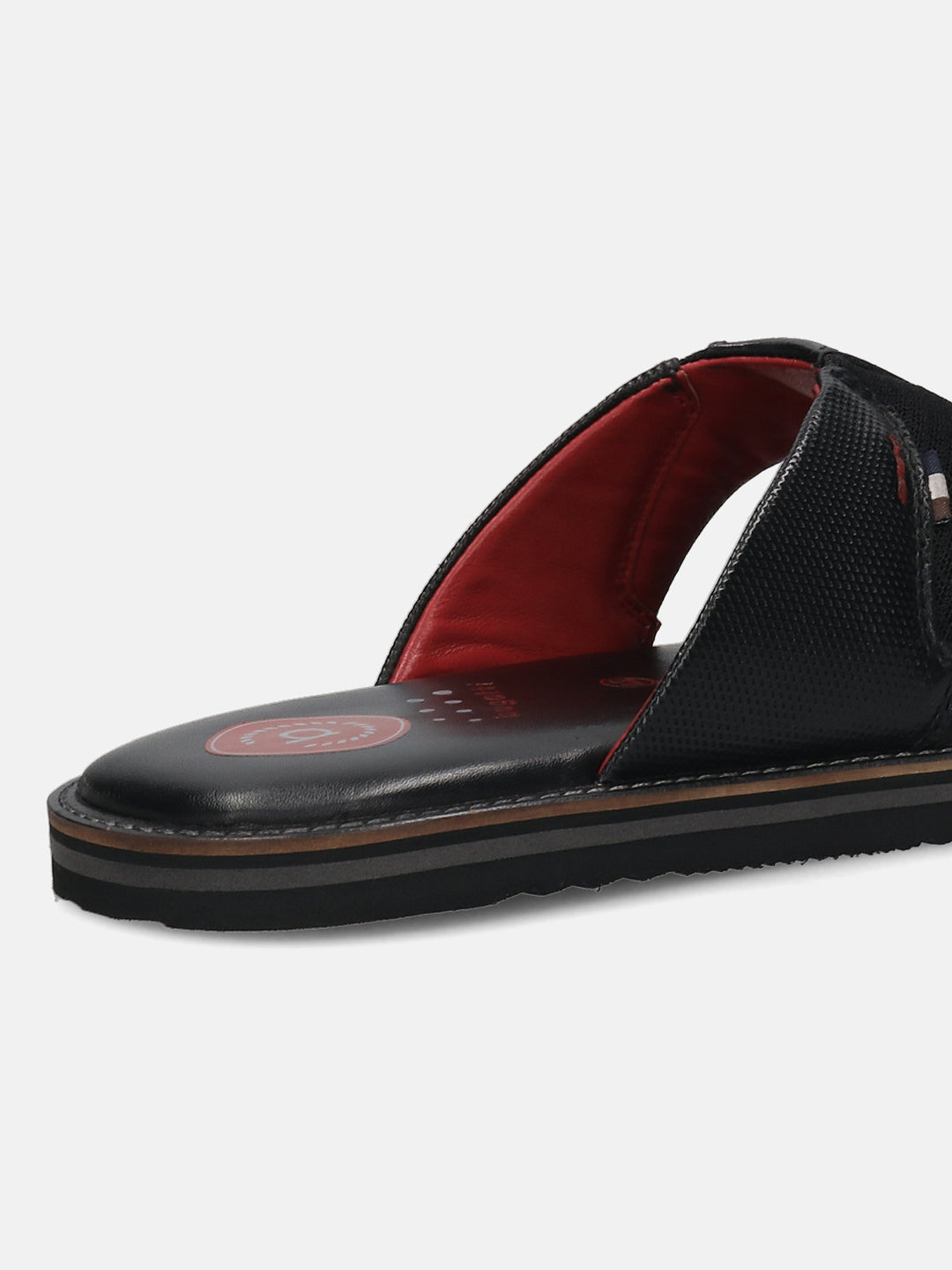 Men's Bugatti thong black leather / textile shoes with a round toe , a eva outsole.