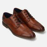 Men's Bugatti derby cognac leather shoes with a pointed toe and plain toe featuring a moulded heel , a tpr outsole , and laces fastening.
