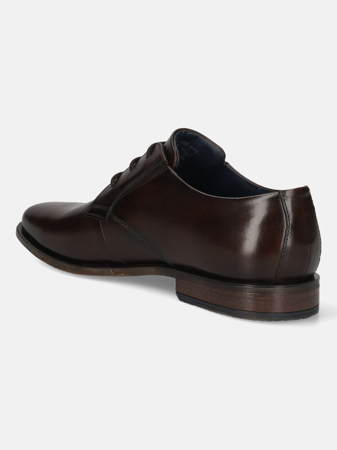 Men's Bugatti derby brown leather shoes with a pointed toe and plain toe featuring a moulded heel , a tpr outsole , and laces fastening.