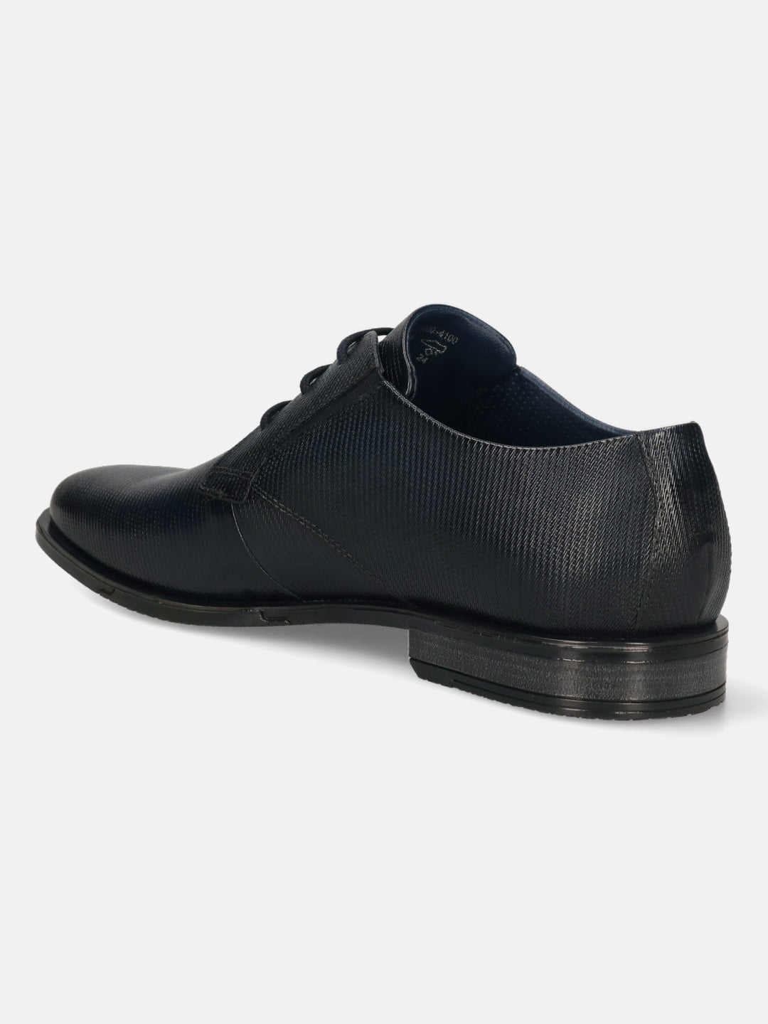 Men's Bugatti derby blue leather shoes with a round toe and plain toe featuring a moulded heel , a tpr outsole , and laces fastening.