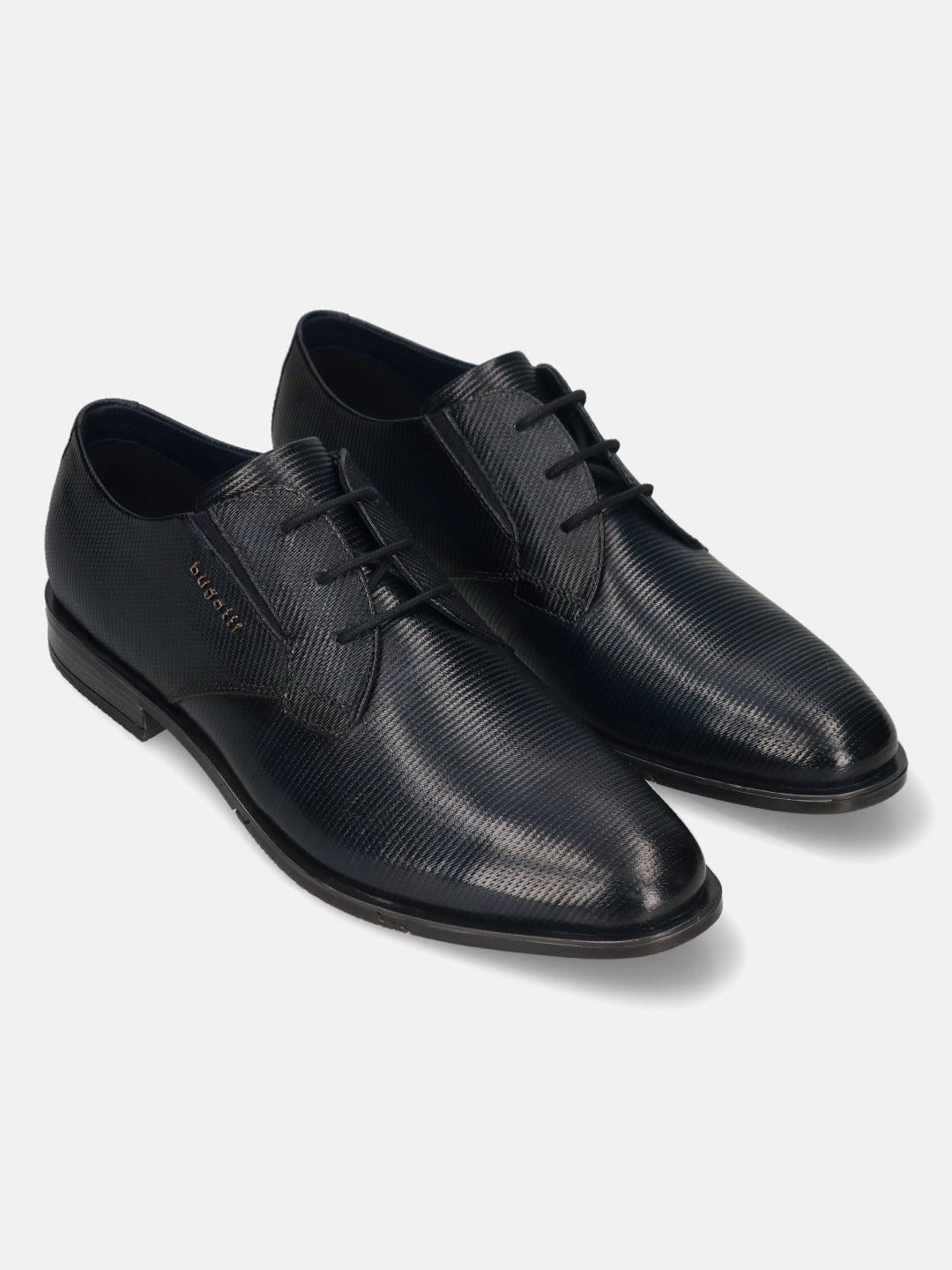 Men's Bugatti derby blue leather shoes with a round toe and plain toe featuring a moulded heel , a tpr outsole , and laces fastening.