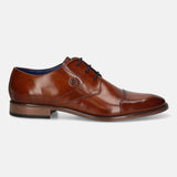 Men's Bugatti derby cognac leather shoes with a pointed toe and cap toe featuring a moulded heel , a tpr outsole , and laces fastening.