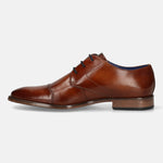Men's Bugatti derby cognac leather shoes with a pointed toe and cap toe featuring a moulded heel , a tpr outsole , and laces fastening.