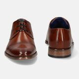 Men's Bugatti derby cognac leather shoes with a pointed toe and cap toe featuring a moulded heel , a tpr outsole , and laces fastening.