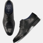 Men's Bugatti derby black leather shoes with a pointed toe and cap toe featuring a moulded heel , a tpr outsole , and laces fastening.