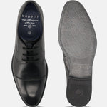 Men's Bugatti derby black leather shoes with a pointed toe and cap toe featuring a moulded heel , a tpr outsole , and laces fastening.