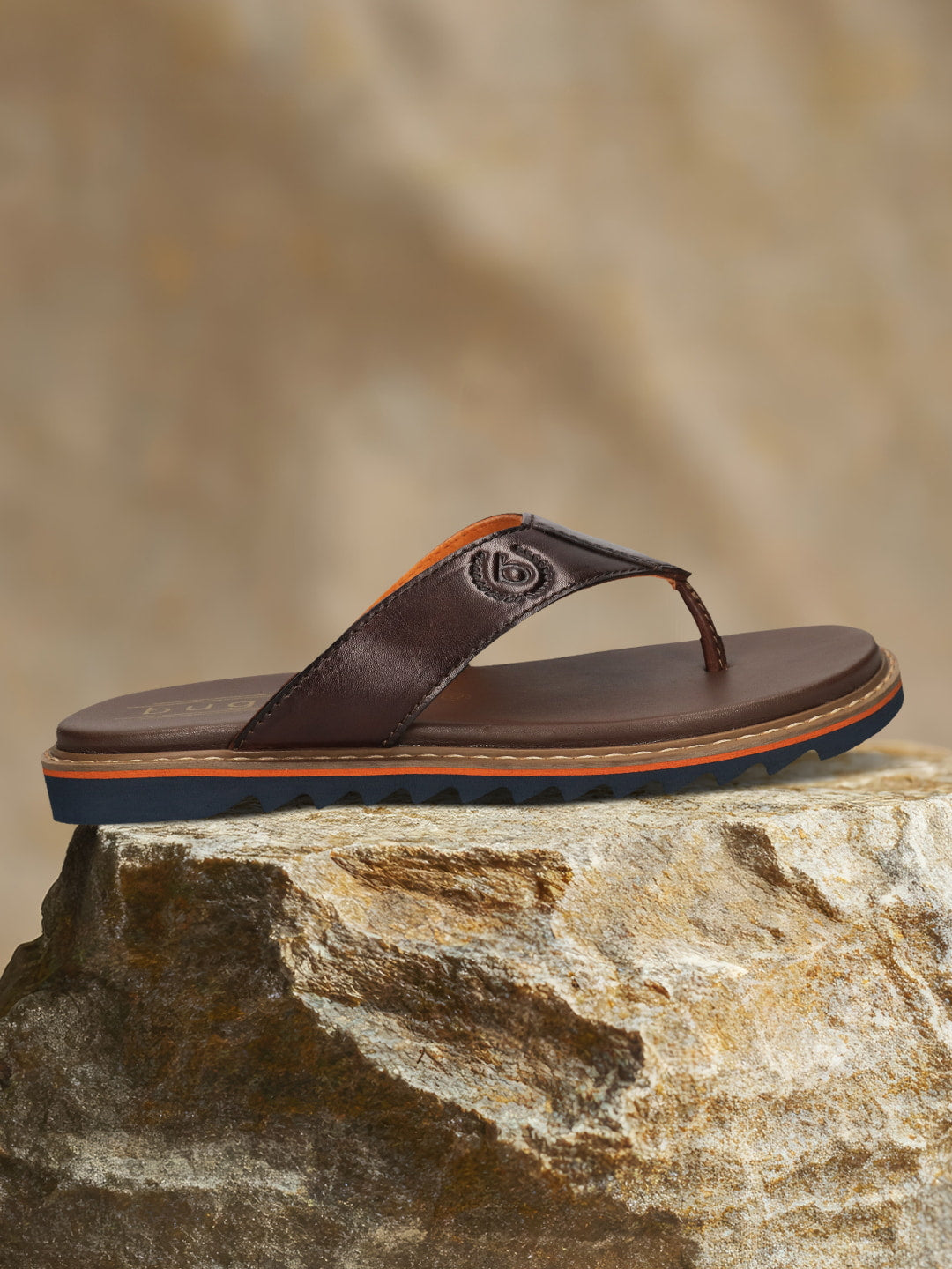 Men's Bugatti thong brown leather shoes with a round toe , a eva outsole.