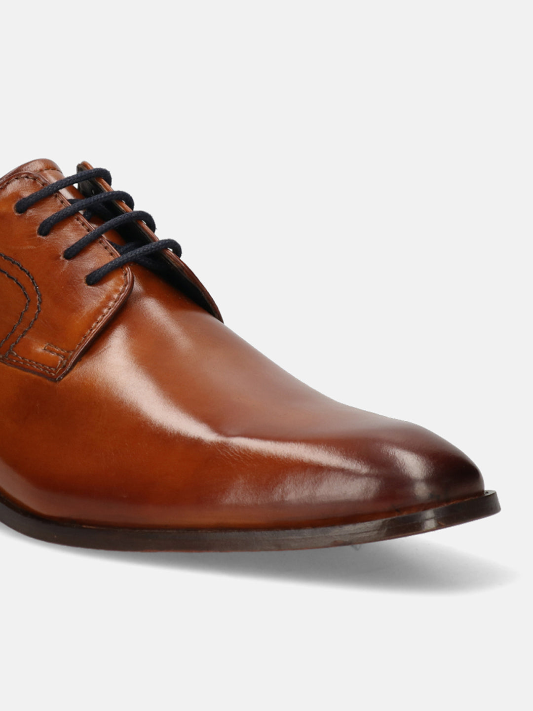 A cognac Men's bugatti Derby featuring a round toe plain toe, stacked heel. Made from premium genuine leather with a durable leather outsole, this laces design offers both style and comfort.