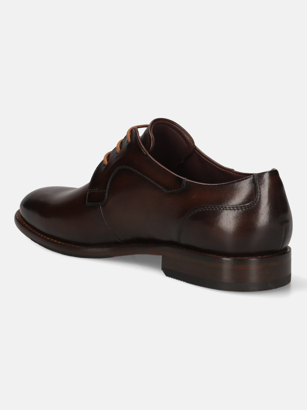 Men's Bugatti derby brown leather shoes with a round toe and plain toe featuring a stacked heel , a leather outsole , and laces fastening.