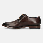 Men's Bugatti derby brown leather shoes with a pointed toe and plain toe featuring a stacked heel , a leather outsole , and laces fastening.