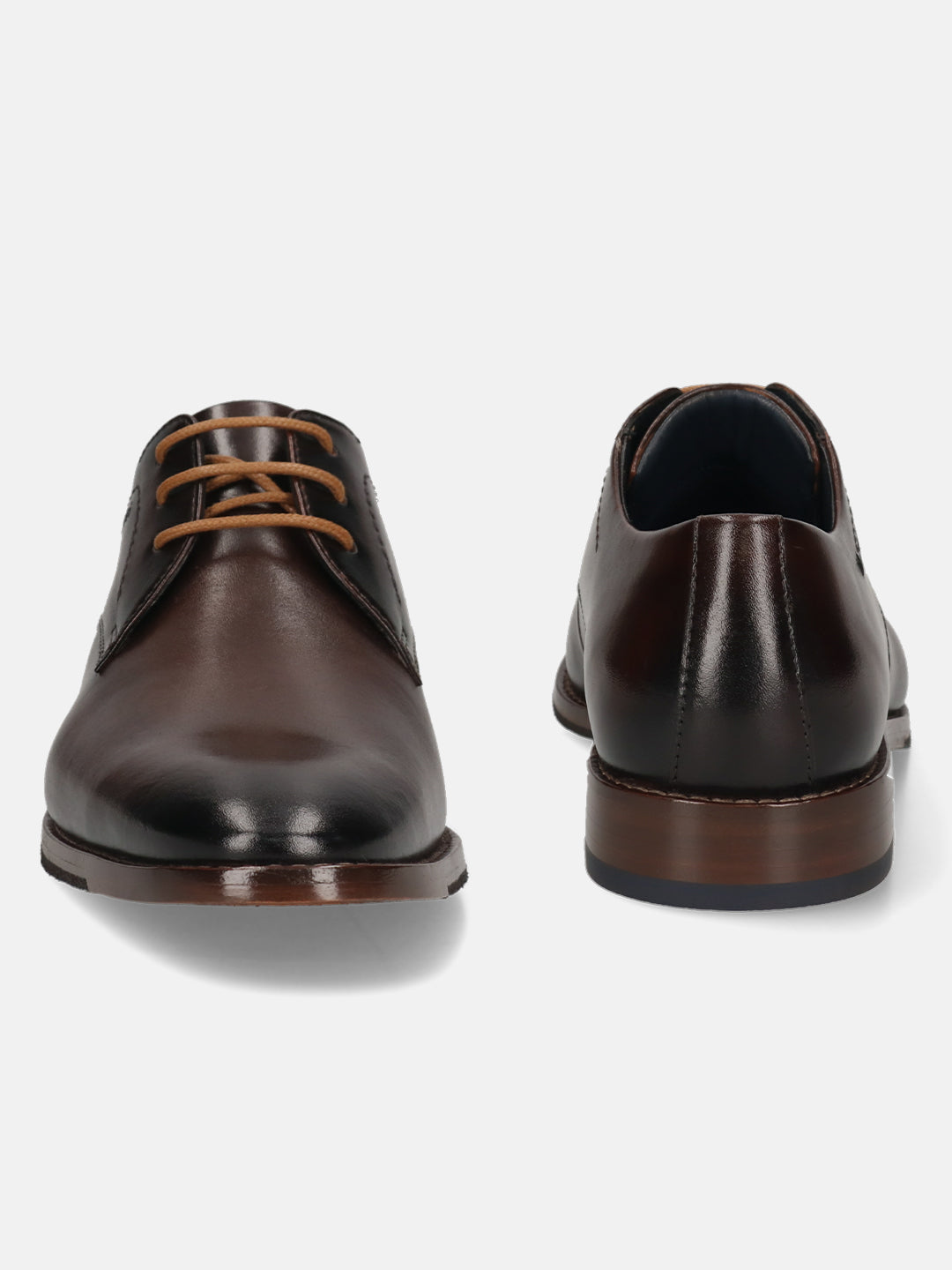 Men's Bugatti derby brown leather shoes with a pointed toe and plain toe featuring a stacked heel , a leather outsole , and laces fastening.