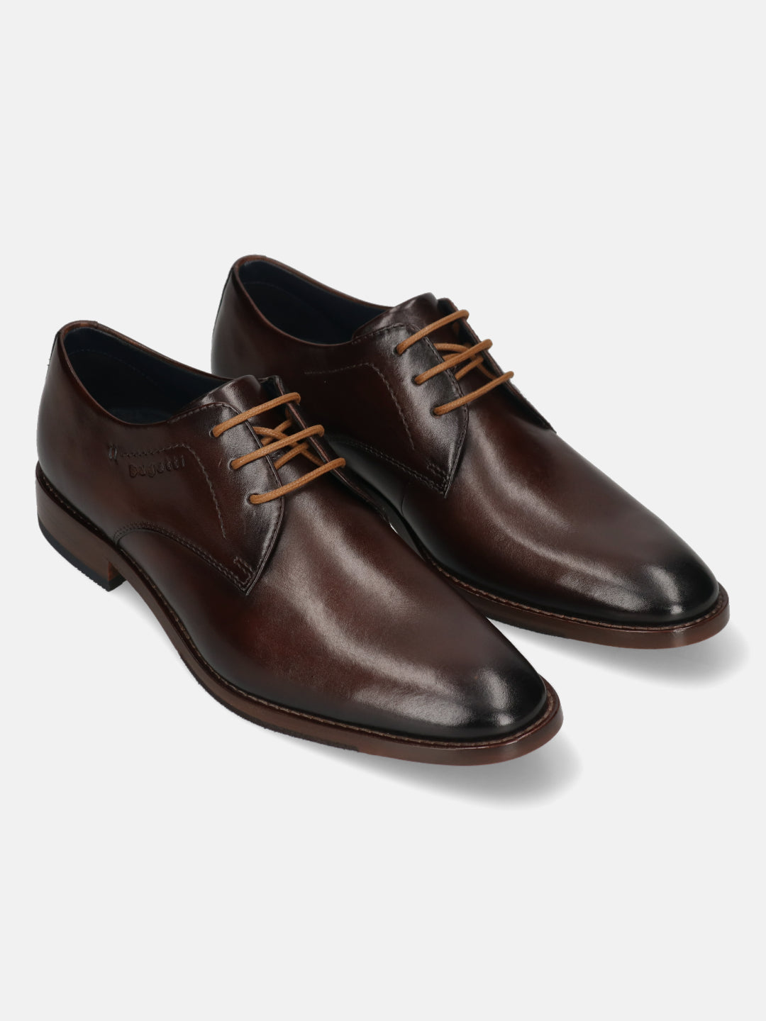 Men's Bugatti derby brown leather shoes with a pointed toe and plain toe featuring a stacked heel , a leather outsole , and laces fastening.