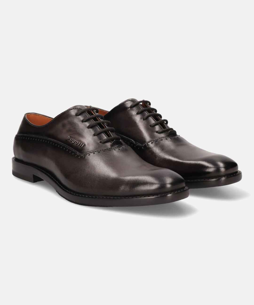 A grey Men's bugatti Oxford featuring a chisel toe plain toe, stacked heel. Made from premium genuine leather with a durable leather outsole, this laces design offers both style and comfort.