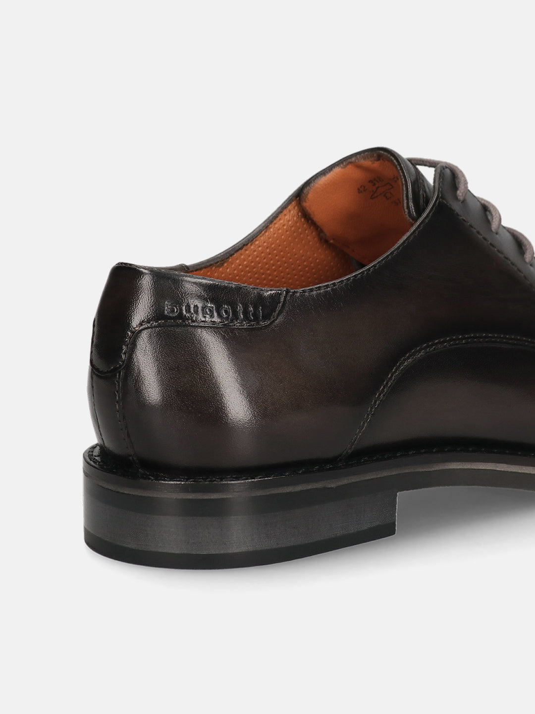 Men's Bugatti derby grey leather shoes with a round toe and plain toe featuring a stacked heel , a tpr outsole , and laces fastening.