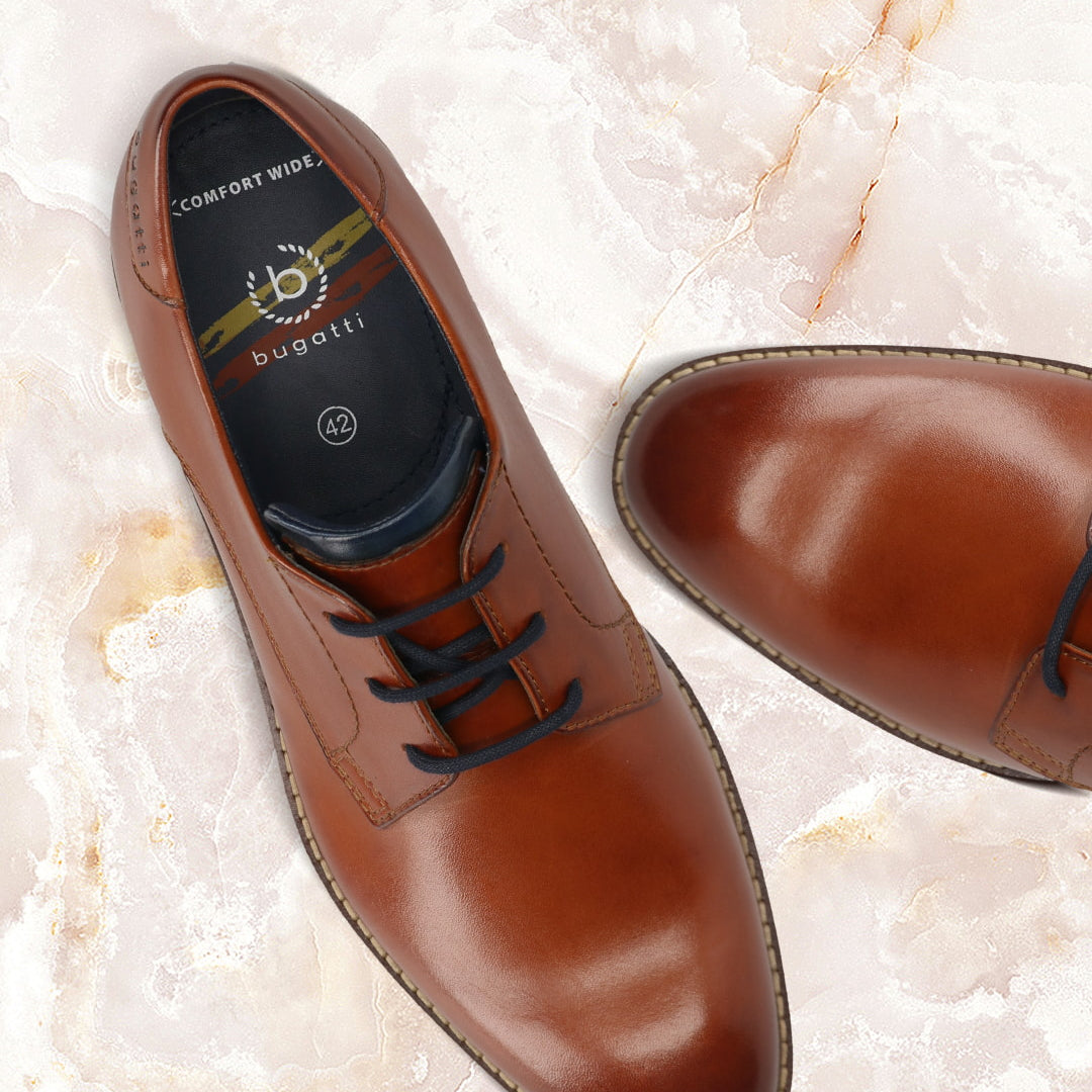 Men's Bugatti derby cognac leather shoes with a round toe and plain toe featuring a stacked heel , a tpr outsole , and laces fastening.