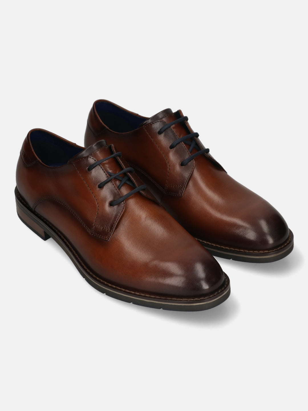 Men's Bugatti derby cognac leather shoes with a round toe and plain toe featuring a stacked heel , a tpr outsole , and laces fastening.