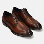 Men's Bugatti derby cognac leather shoes with a round toe and plain toe featuring a stacked heel , a tpr outsole , and laces fastening.