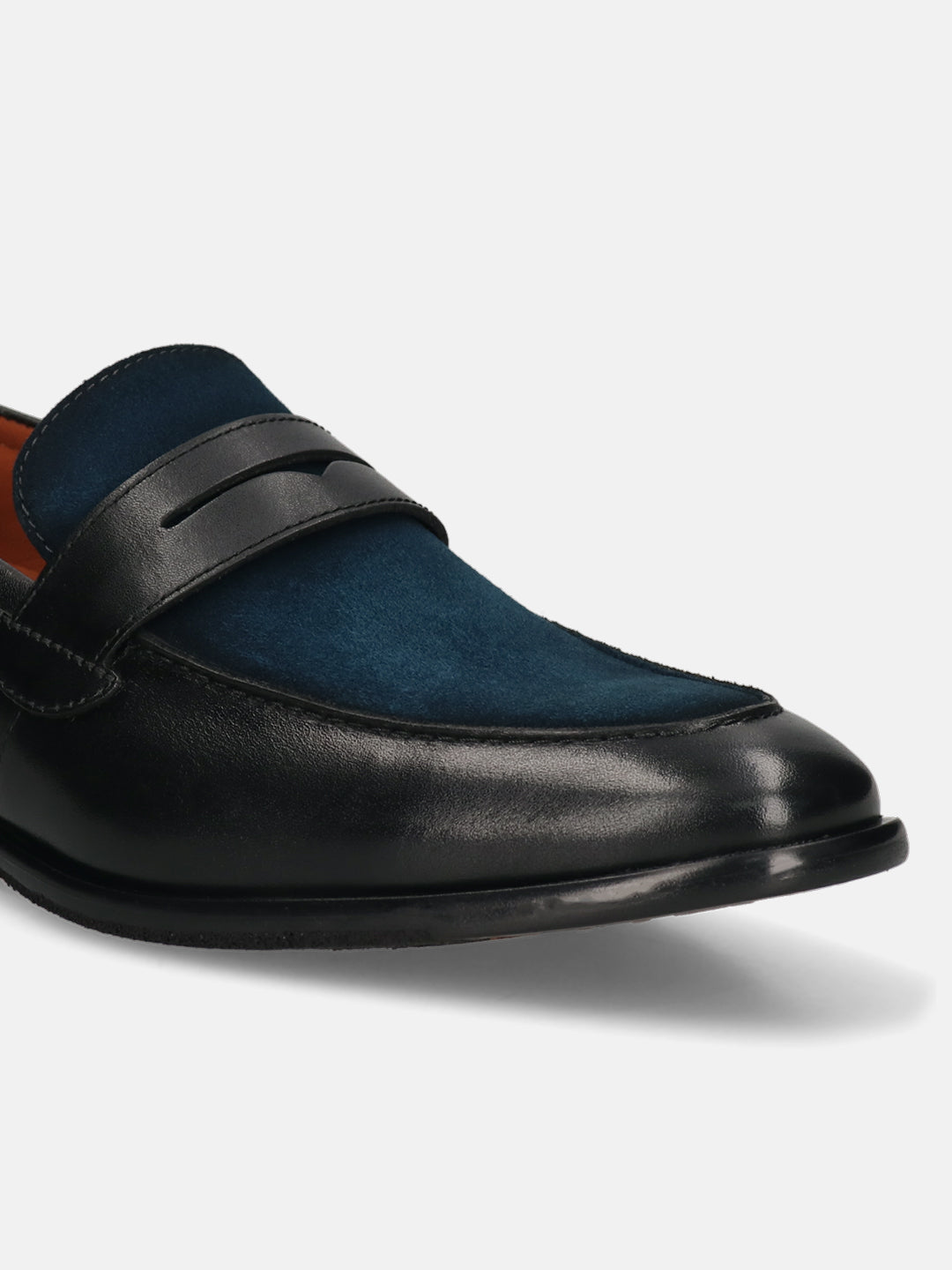 Men's Bugatti penny loafer black leather shoes with a round toe and apron toe featuring a stacked heel , a leather outsole.