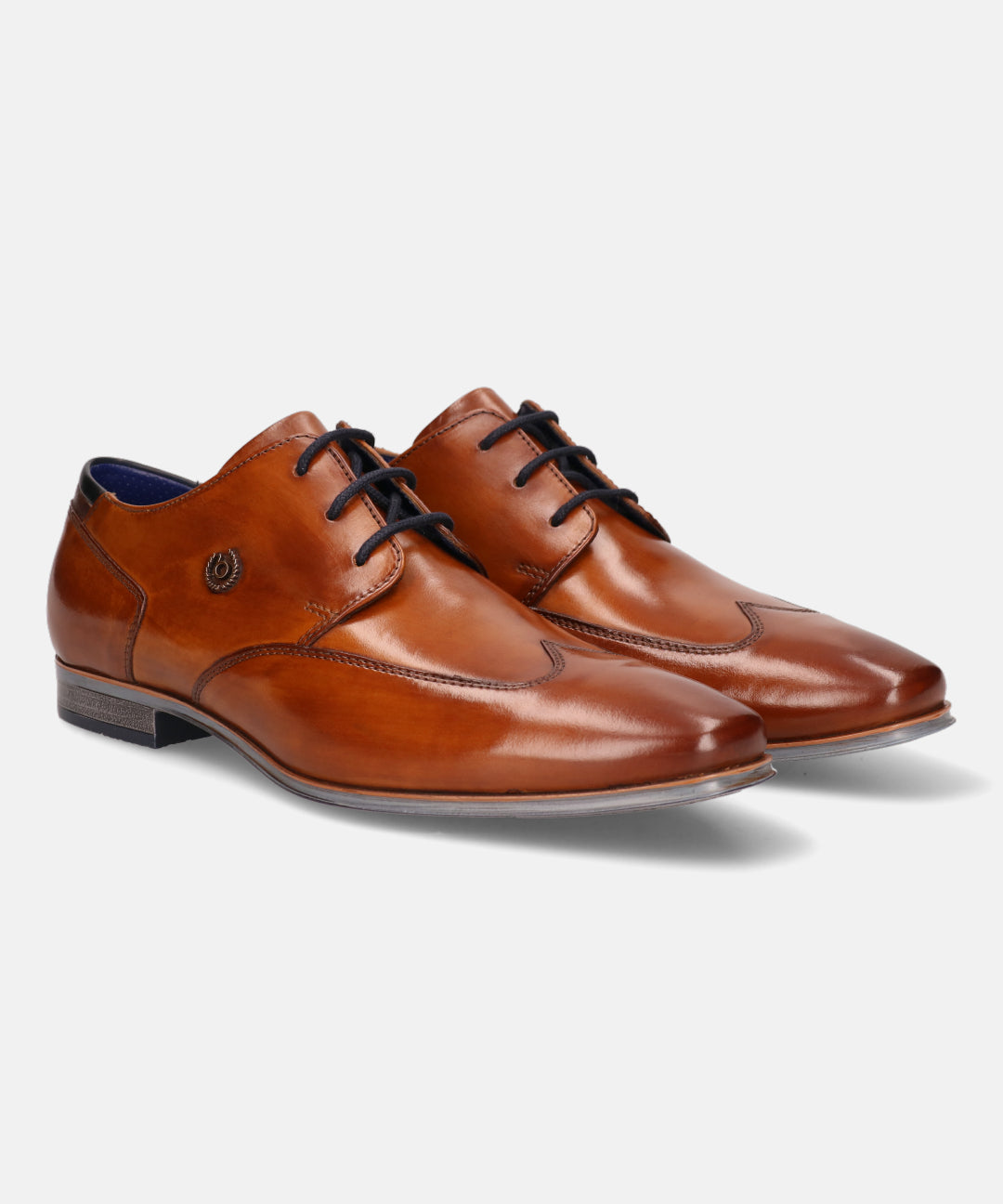 A cognac Men's bugatti Derby featuring a round wing tip, moulded  heel. Made from premium genuine leather with a durable high quality synthetic outsole, this laces design offers both style and comfort.