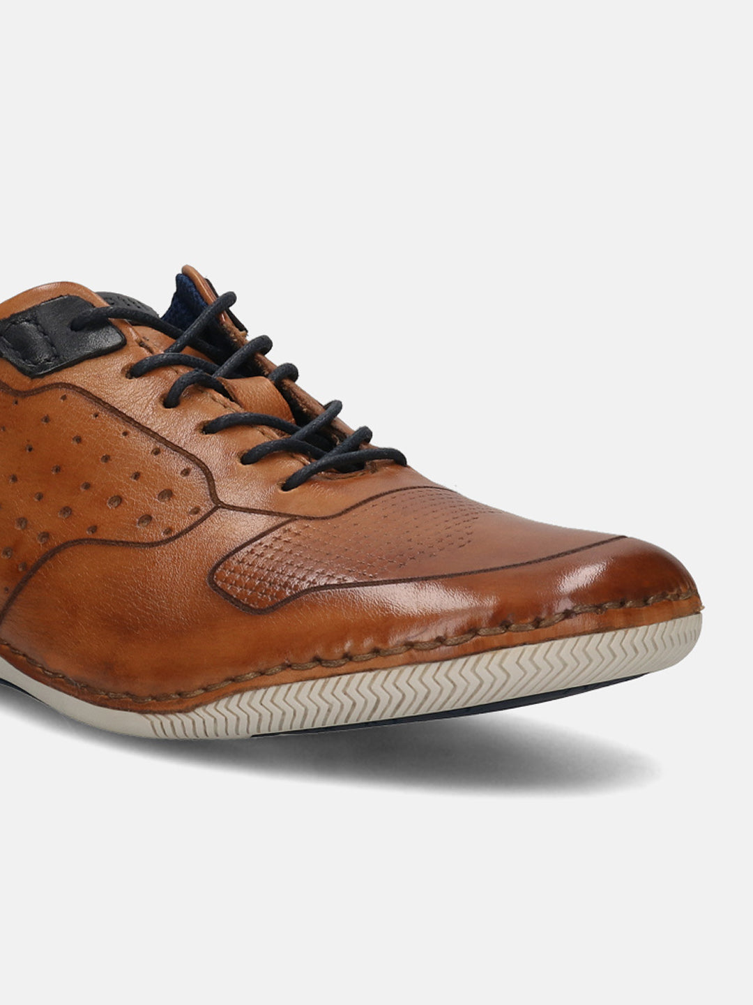Men's Bugatti stitched cognac leather shoes with a round toe , a tpr outsole , and laces fastening.