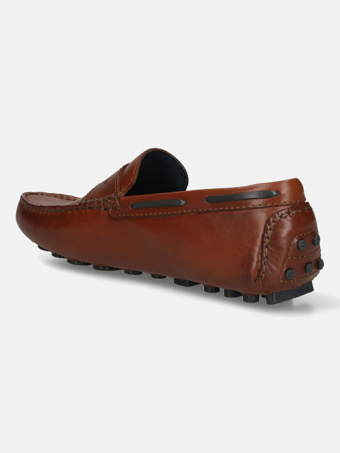 Men's Bugatti drivers cognac leather shoes with a round toe and apron toe , a tpr outsole.