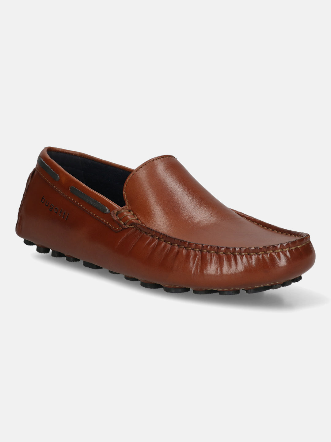 Men's Bugatti drivers cognac leather shoes with a round toe and apron toe , a tpr outsole.