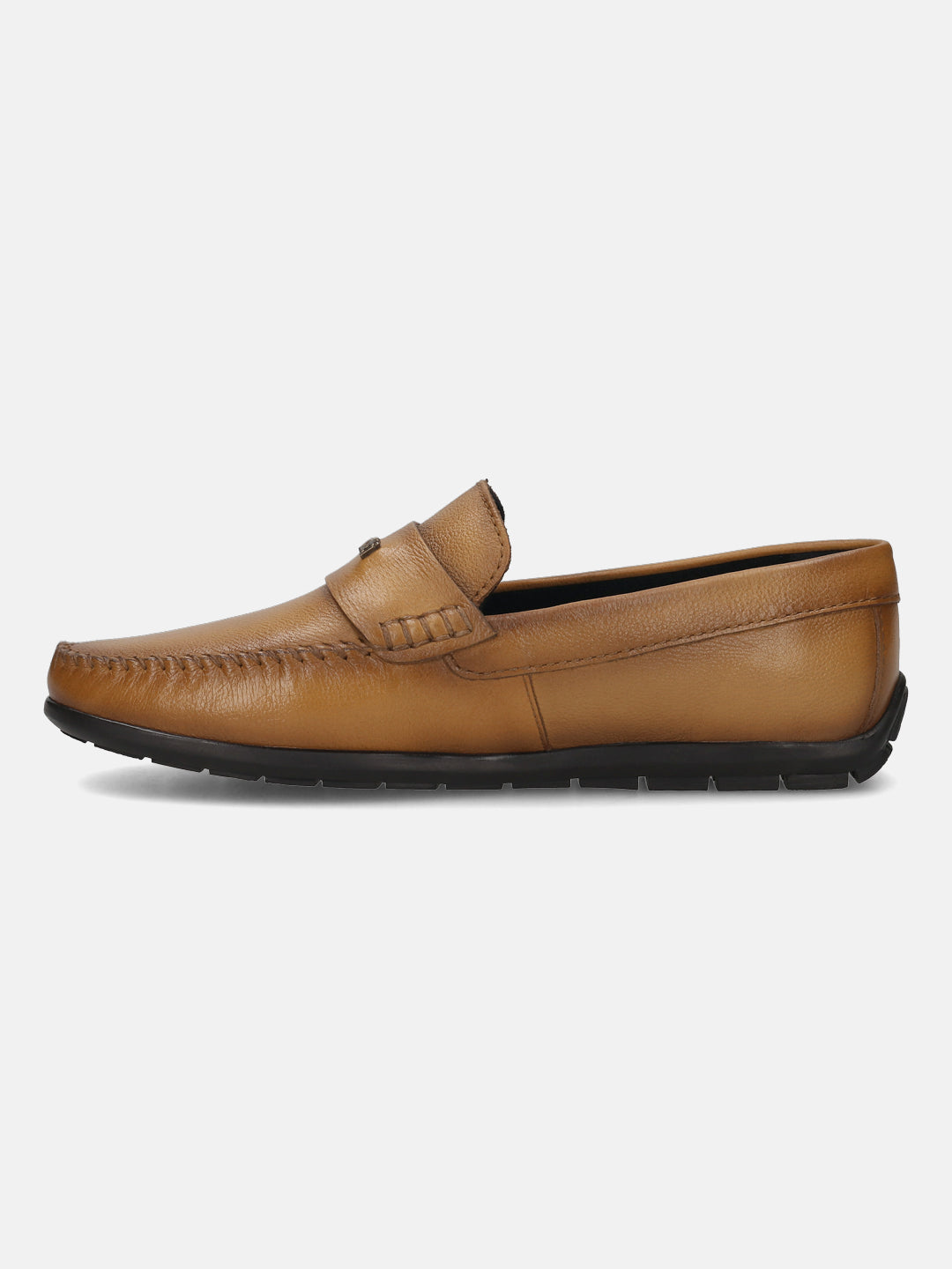 Men's Bugatti drivers yellow leather shoes with a round toe and apron toe , a tpr outsole.