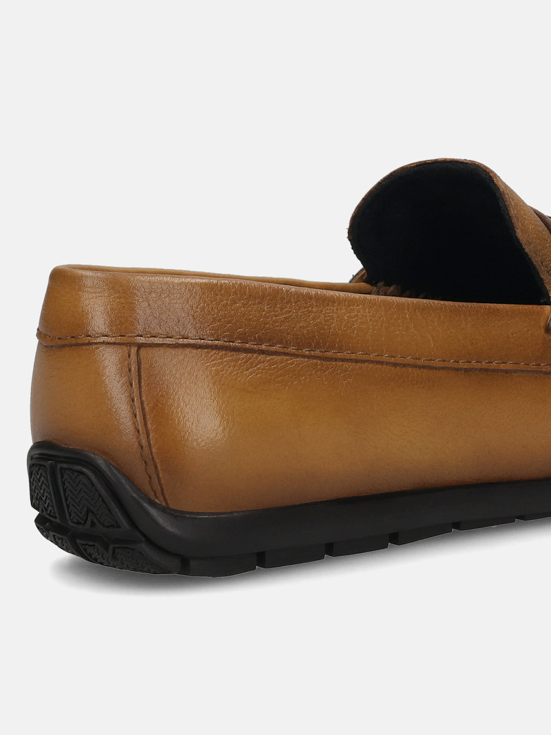 Men's Bugatti drivers yellow leather shoes with a round toe and apron toe , a tpr outsole.