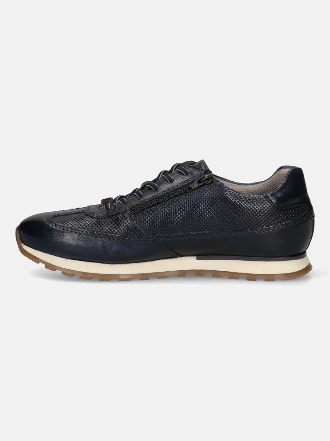 Men's Bugatti leather blue leather shoes with a round toe , a tpr outsole , and laces fastening.