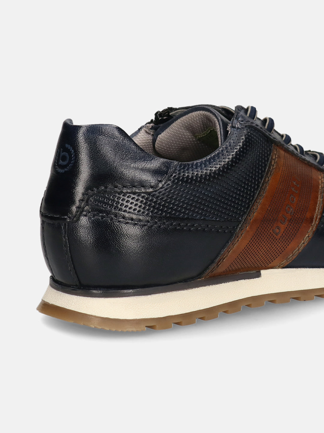 Men's Bugatti leather blue leather shoes with a round toe , a tpr outsole , and laces fastening.