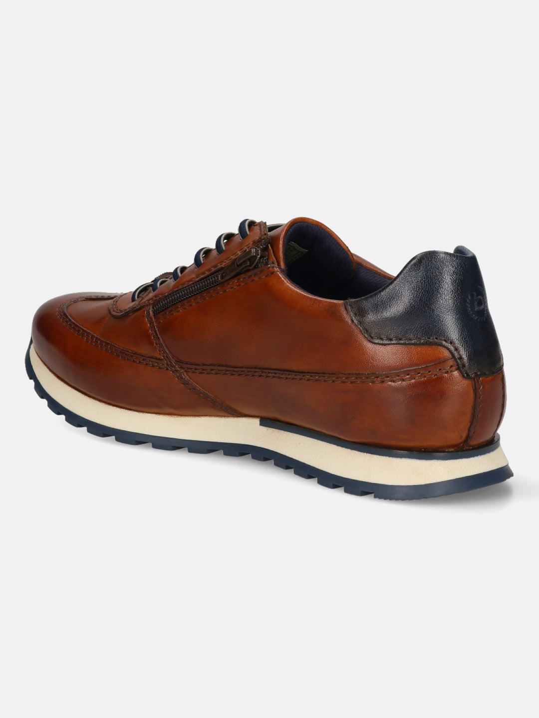 Men's Bugatti leather cognac leather shoes with a round toe , a tpr outsole , and laces fastening.