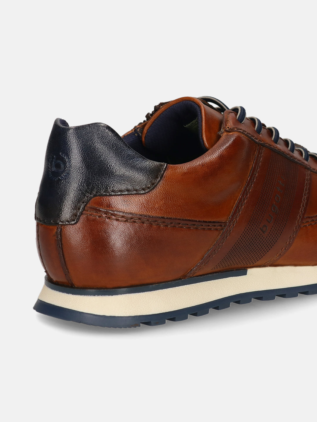 Men's Bugatti leather cognac leather shoes with a round toe , a tpr outsole , and laces fastening.