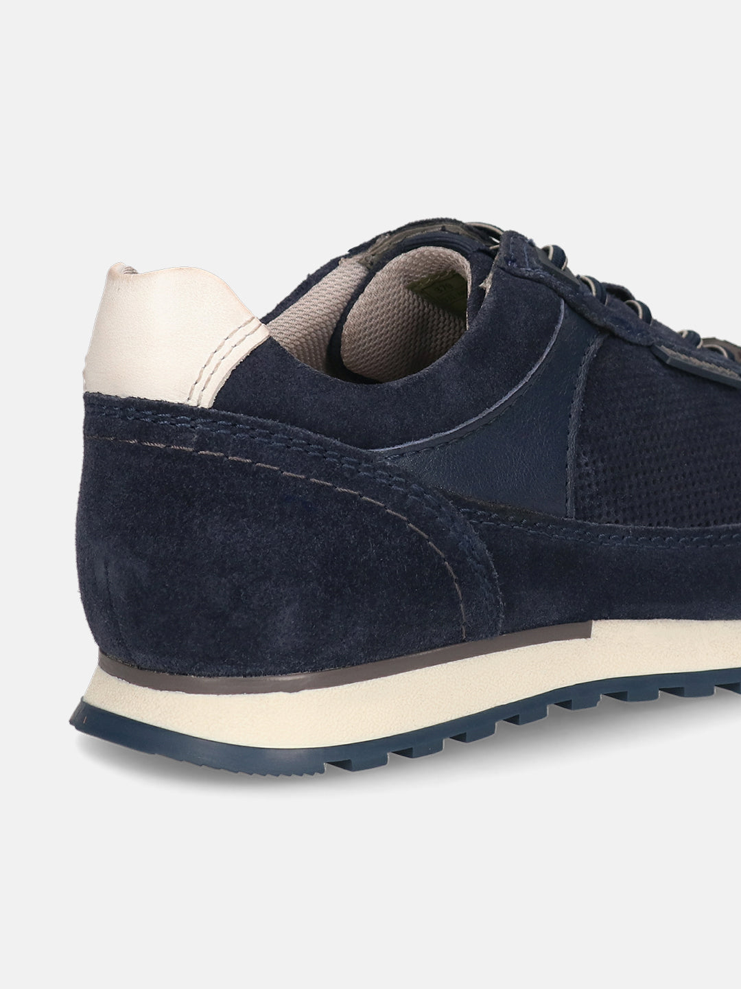 Men's Bugatti leather blue leather shoes with a round toe , a tpr outsole , and laces fastening.
