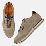 Men's Bugatti leather beige leather shoes with a round toe , a tpr outsole , and laces fastening.