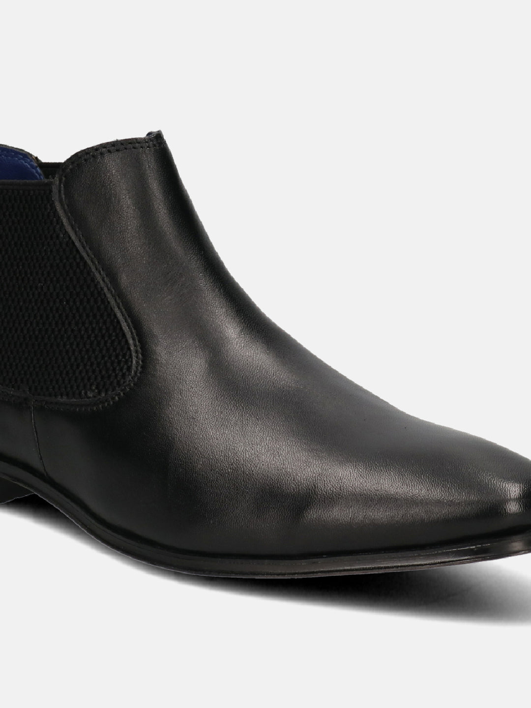 A black Men's bugatti  Chelsea Boots featuring a round toe plain toe, stacked heel. Made from premium genuine leather with a durable tpr outsole, this elastic design offers both style and comfort.