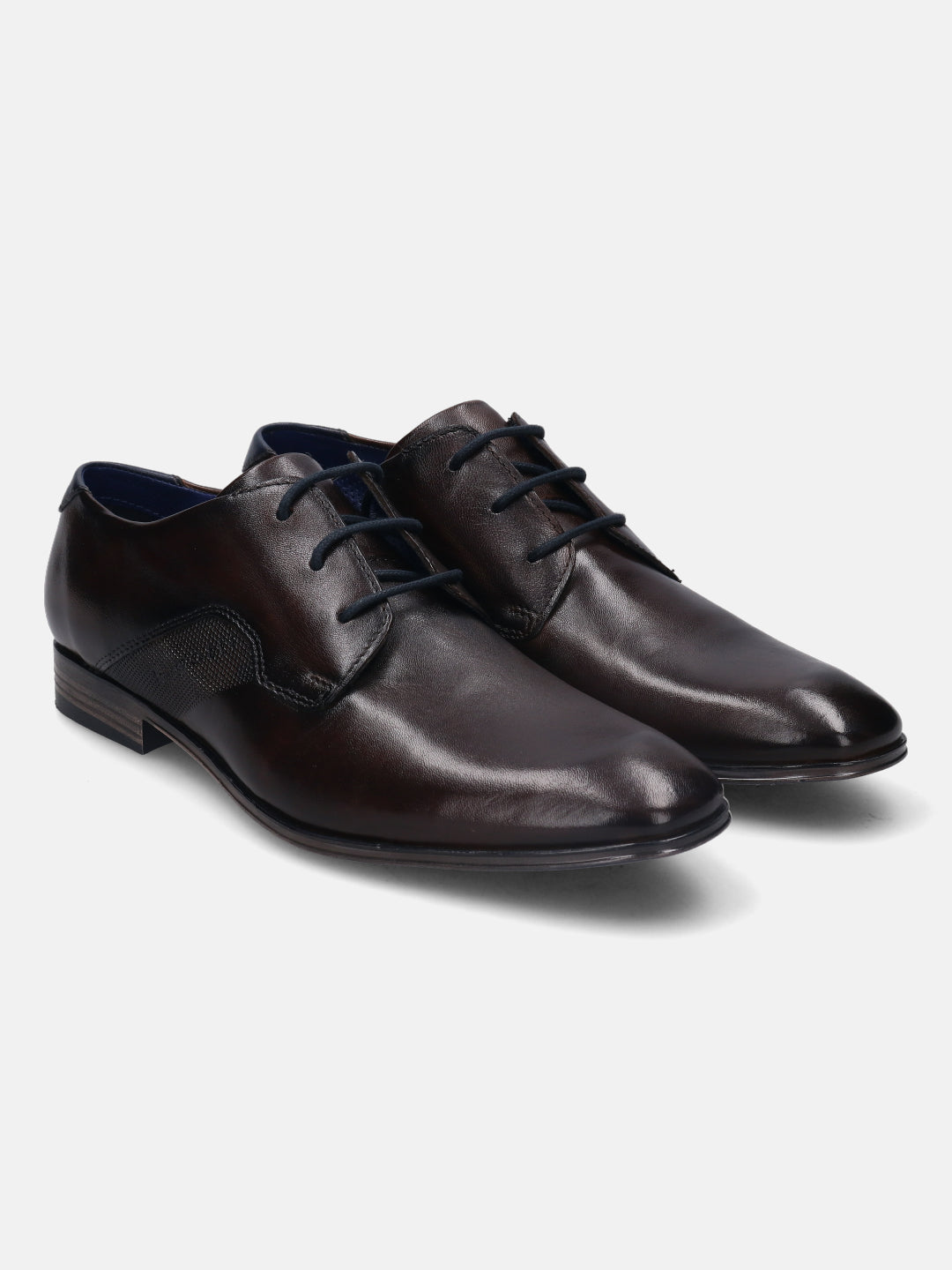 A brown Men's bugatti Derby featuring a pointed plain toe, stacked heel. Made from premium genuine leather with a durable high quality synthetic outsole, this laces design offers both style and comfort.